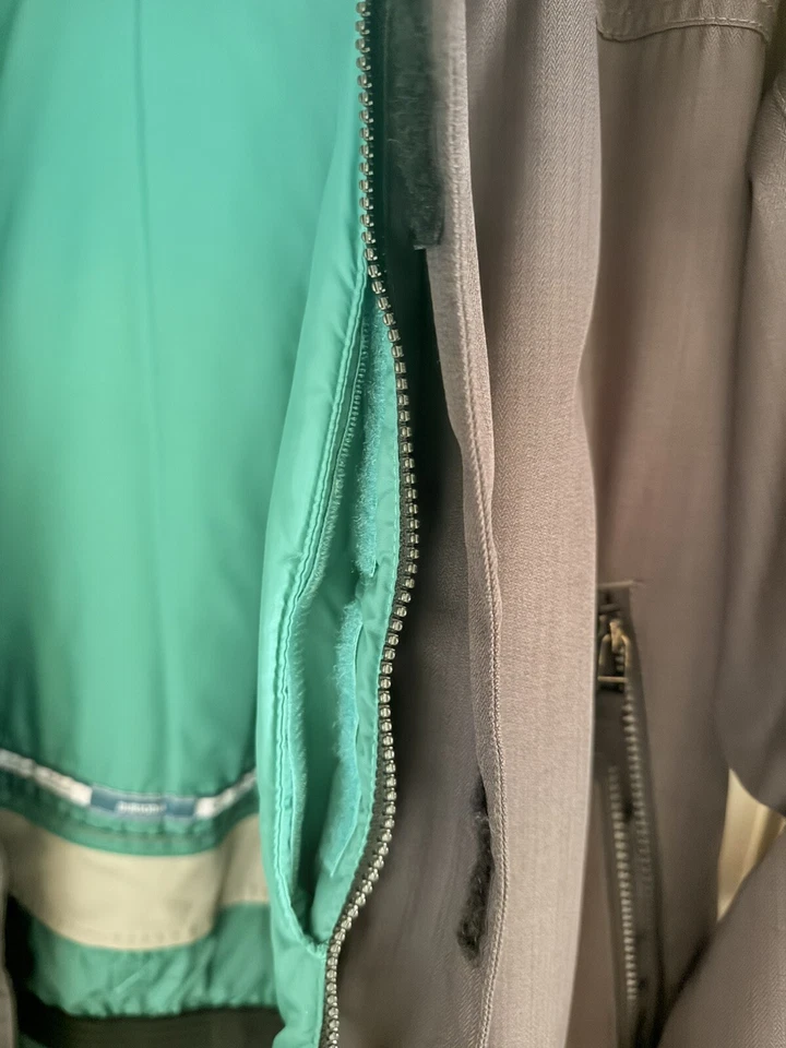 Womens Burton Insulated Jacket Size L - Image 3 of 4