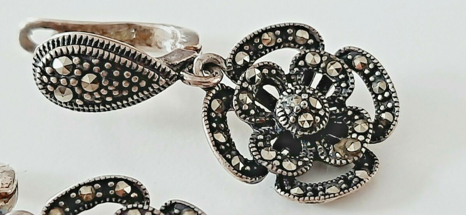 Details zu SILBER OHRRINGE ° 925 / 1000 ° MARKASITE ° BLUMENDEKOR ° Silbersschmuck ° Super profitabler Versandhandel