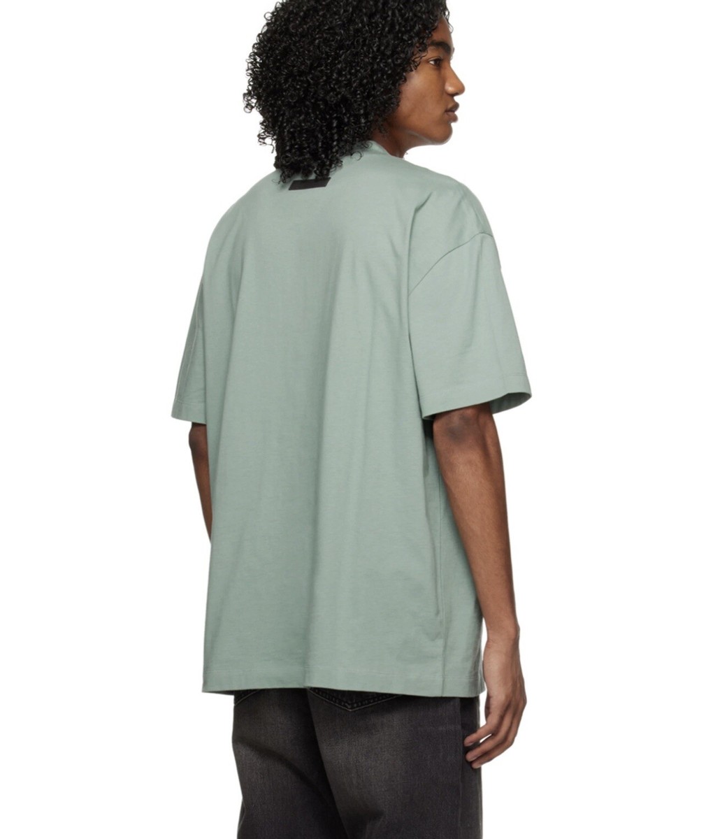 関税込み＊FEAR OF GOD ESSENTIALS＊SS23 半袖Tシャツ シカモア 関税込み＊FEAR OF GOD ESSENTIALS＊SS23 半袖Tシャツ シカモア