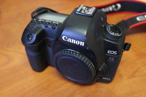 Canon EOS 5D Mark II 21.1 MP DSLR Digital Camera W/ 50mm Lens Bag & Accessories - Picture 2 of 23