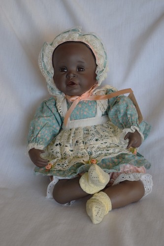 YOLANDA BELLO PORCELAIN DOLL "DANIELLE"