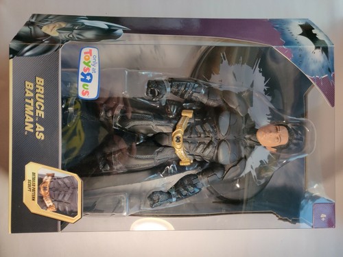 The Dark Knight Bruce as Batman 12" Figure ToysRus (CosBman0326) - Picture 3 of 9