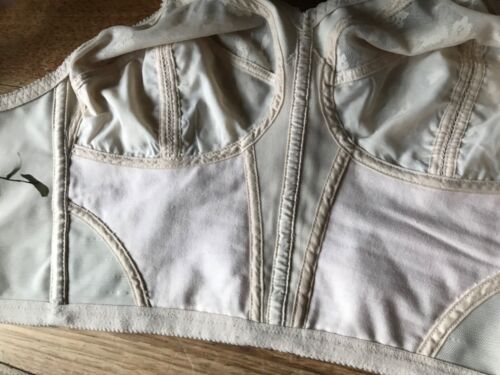 VTG TRIUMPH DOREEN LONGLINE PIN UP BRA WHITE UK SIZE 38C - Foto 14 di 18