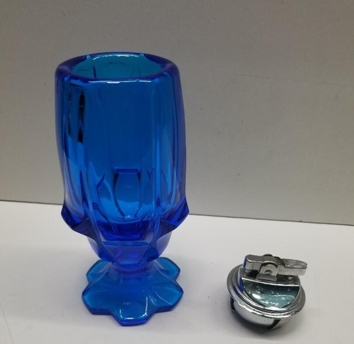 FENTON COLONIAL BLUE VALENCIA TABLE LIGHTER EUC - beautiful - Picture 4 of 8