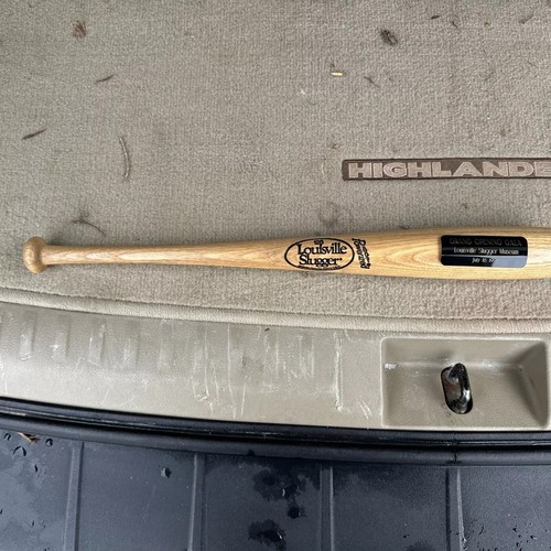 16. JULI 1996 LOUISVILLE SLUGGER MUSEUM GROSSE ERÖFFNUNGSGALA SOUVENIR 17" FLEDERMAUS