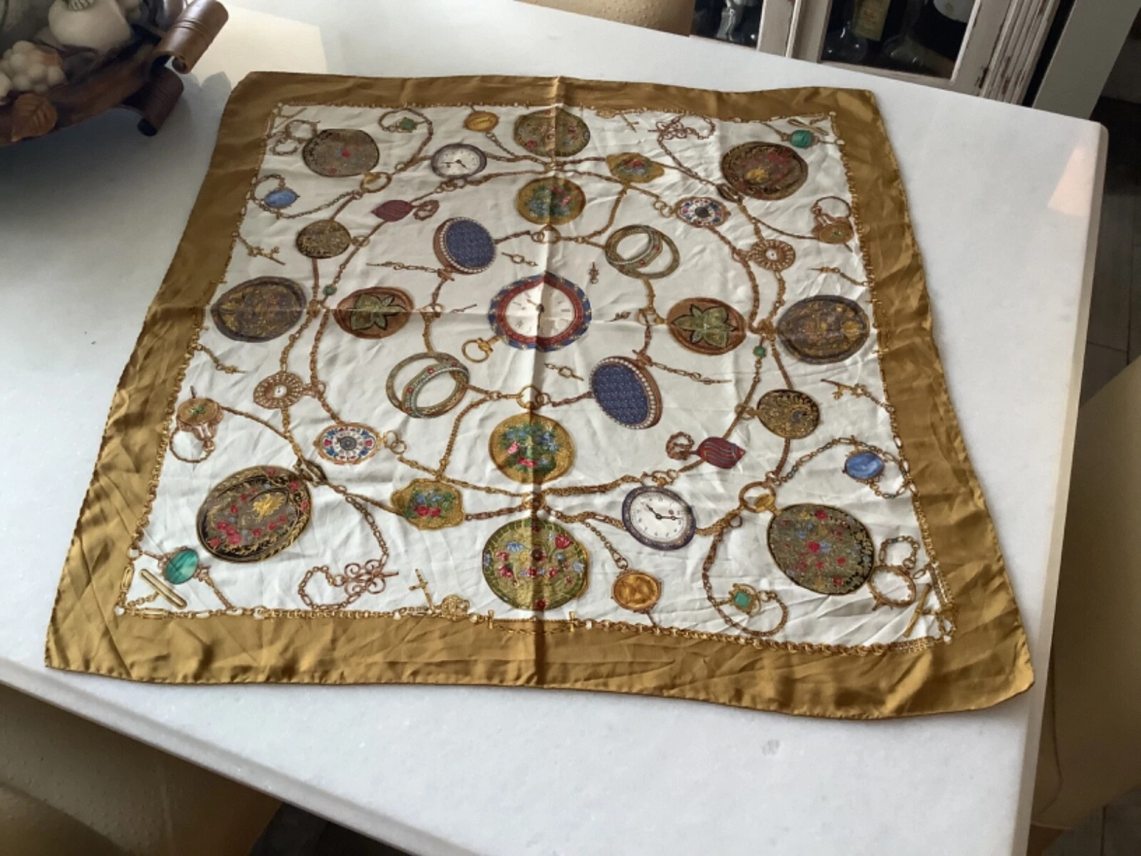 INCROYABLE MONTRE DE POCHE MULTICOLORE GUCCI AUTHENTIQUE 100 % SOIE FOULARD EN SOIE PAS DE PRIX DE RÉSERVE