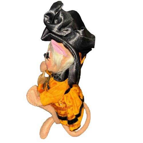 Annalee Hexe Maus 6", orange Kleid, schwarzer Hut, Besen 2011, geschlossener Mund - Bild 2 von 5