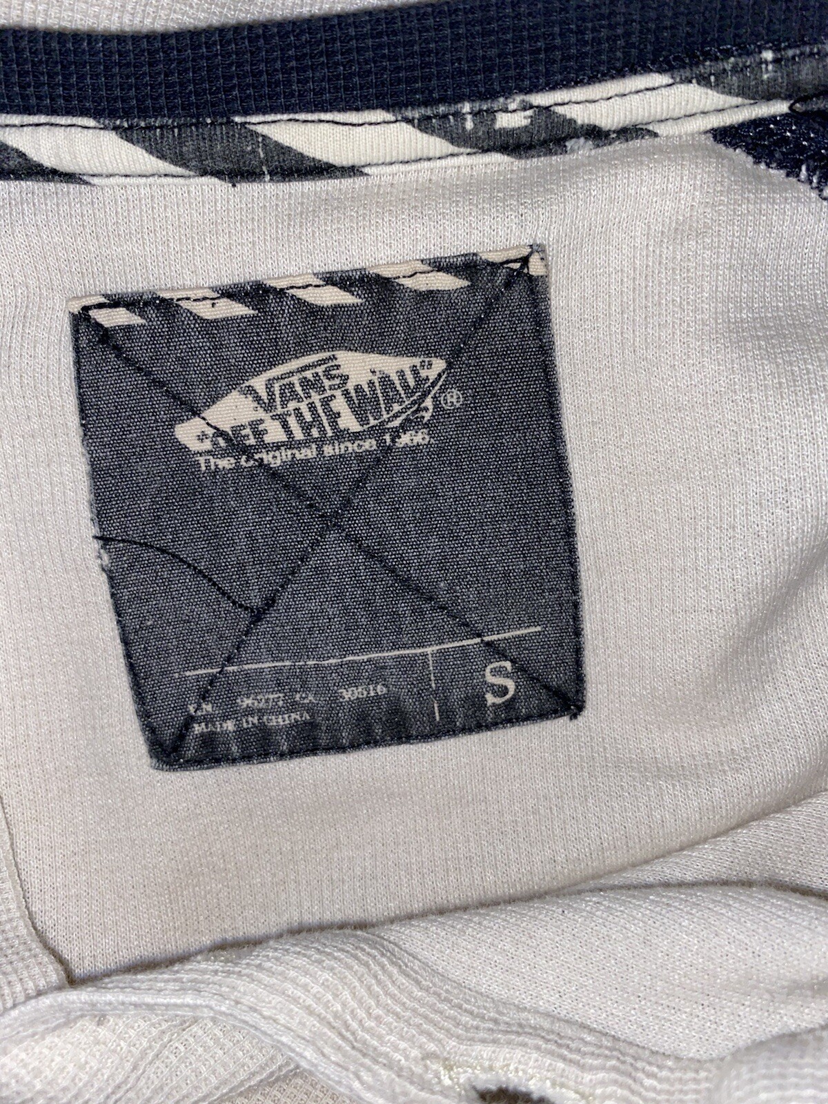 VANS Off the Wall "Full Patch" Long Sleeve Tee Bl… - image 2