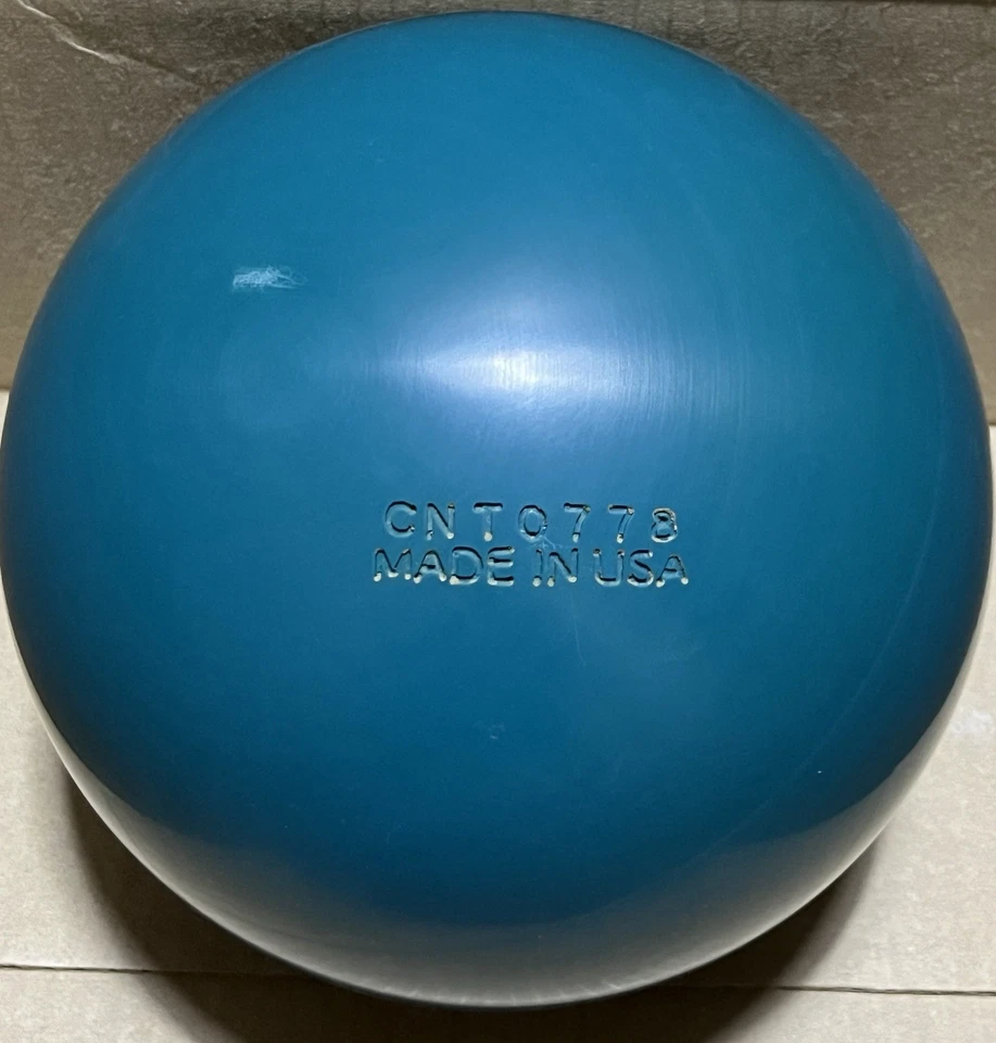 Revolution Renegade 16 lb Bowling Ball New in Original Box Made in 2000 - Image 4 of 4