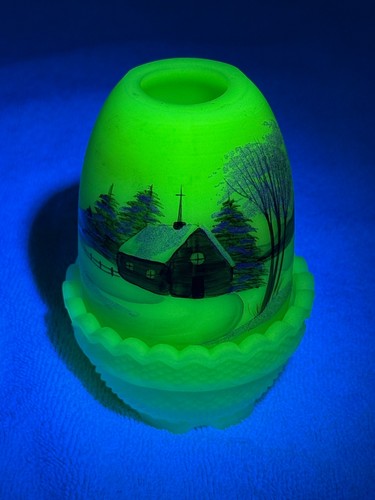 Fenton Church Winter Scene Uranium Custard Glass Fairy Lamp Hand Painted - Picture 4 of 8