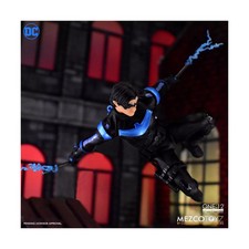 Mezco One 12 - NIGHTWING - DC Comics