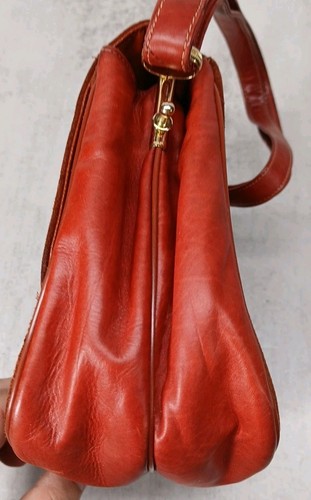 Bolso de mano de cuero de gamuza rojo Susan Gail vintage años 80 cartera pequeña (4" x 6" x9") - Imagen 5 de 13