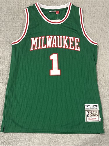 OSCAR ROBERTSON NBA HOF signed Autogramm MILWAUKEE BUCKS Custom Basketball TRIKOT - Bild 4 von 5