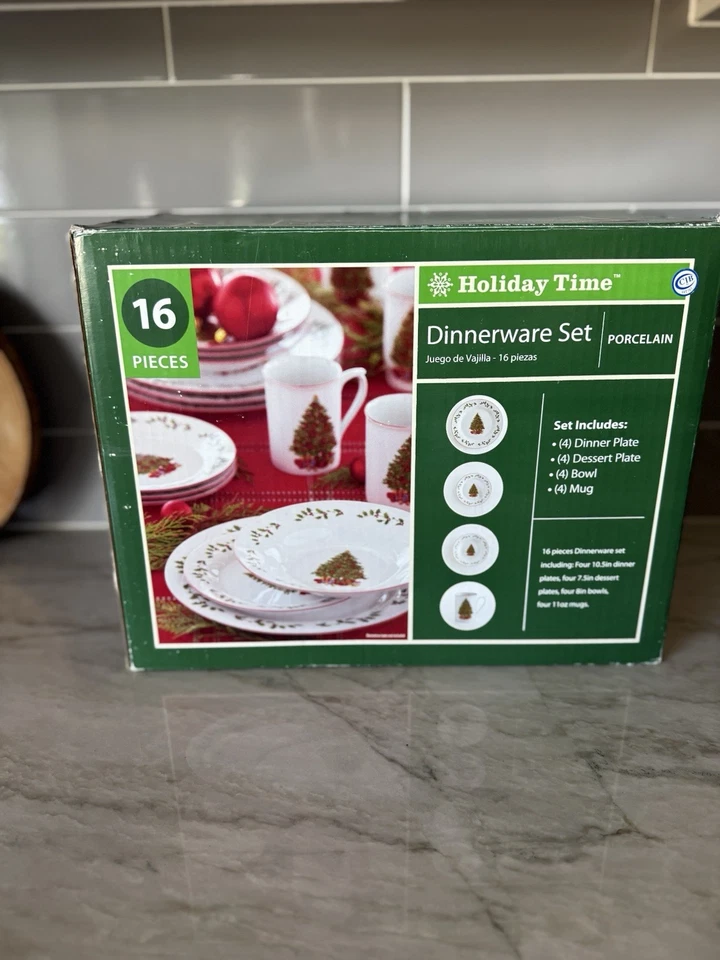 Vintage Christmas Tree Porcelain Dinnerware 16pc Service For 4 Dinner Plates Cup - Image 3 of 4