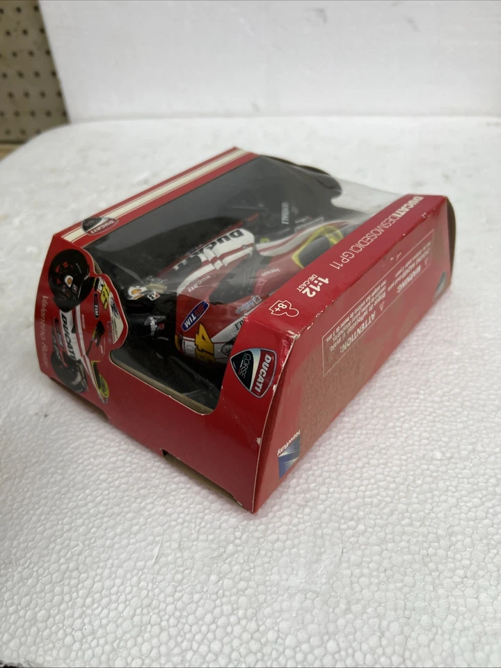 1:12 New Ray   Ducati Desmosedici GP11 Valentino Rossi And Nickey Hayden Bikes - Image 4 of 4