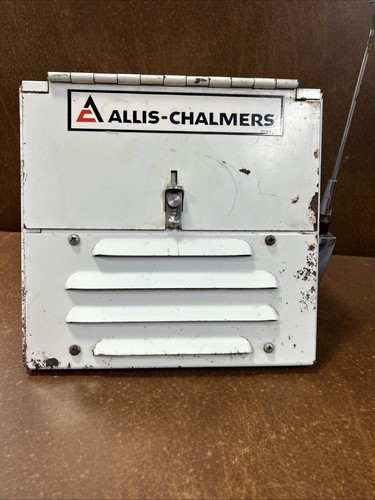 VINTAGE ALLIS CHALMERS AM FENDER RADIO TESTED - Picture 2 of 20