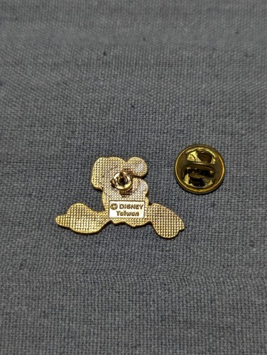 Spilla da bavero olimpica pattinaggio figura ghiaccio Disney vintage pulsante *RARO* - Foto 3 di 5