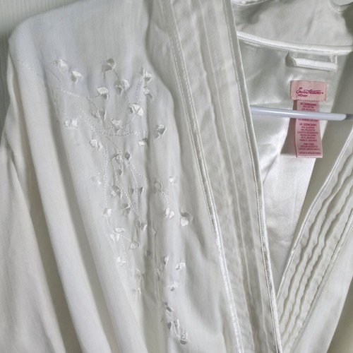 Secret Treasures Embroidered Robe 3X White Rouched Satin Back Spa Lounge Relax - Picture 7 of 11
