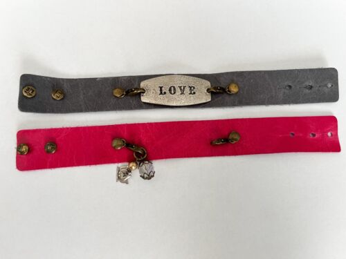 Lenny & Eva Love Leder Druckknopf Manschette Armband grau und fuchsia Bänder und Charm