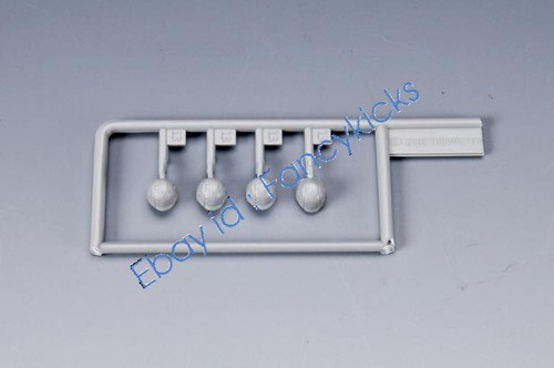 Trumpeter 00405 1/35 scale ARMED SS ASSAULT TEAM PLASTIC MODEL kit - Picture 5 of 5
