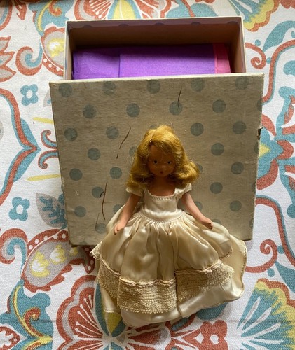 Vintage Doll Pretty Maid With Beautiful Dress Perfect Condition *Unique* - Picture 2 of 6
