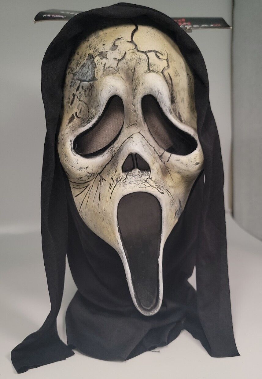 Screen-worn mask of SCREAM 6 to be auctioned