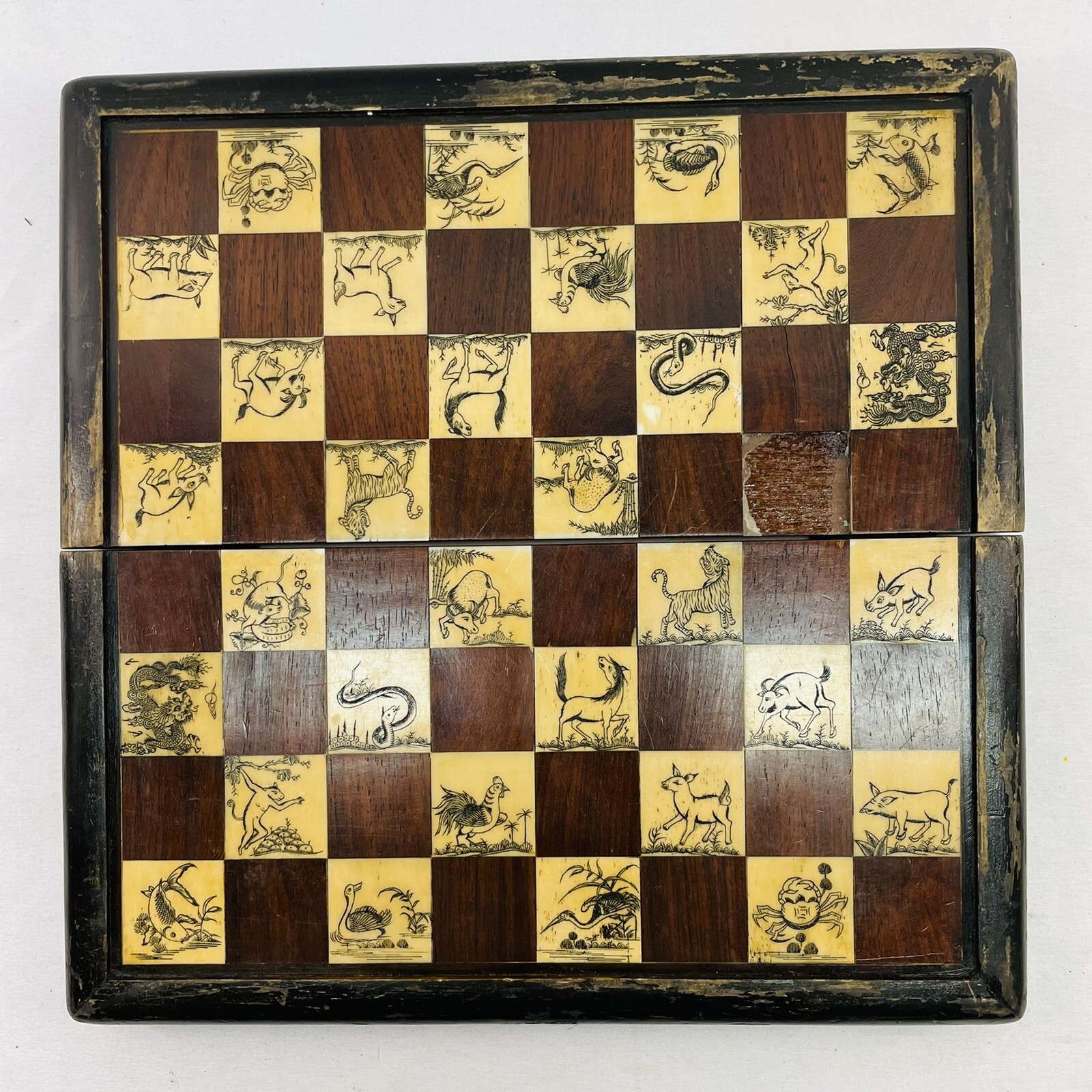 VTG Chinese Zodiac Chess Folding Board Hand Carved Wood Horn Soapstone Ornate Sprzedaż