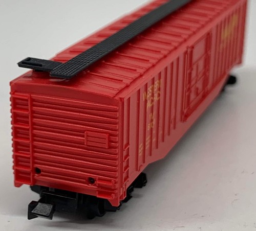 Model Power 50' Box Car Train #3090 Western Pacific WP #61051 N Scale - Picture 6 of 11