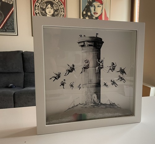 Banksy - Walled Off Hotel Box Set - Numbered - (with Certificate / Invoice) - Imagen 10 de 12