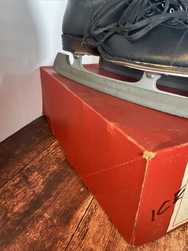 Vintage Alfred Johnson Men’s Ice Skates Sz 11 Has Covers & Original Box - Picture 6 of 24