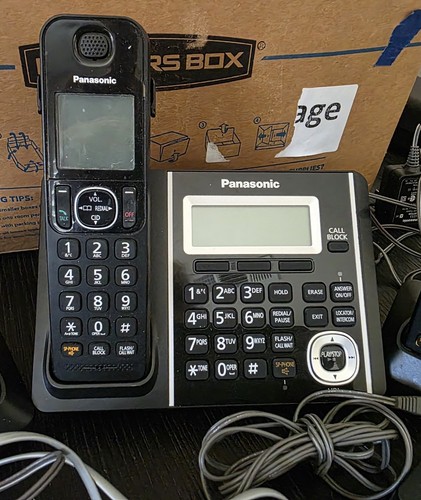 Panasonic Cyfrowy przewodowy system sekretarki 4 telefony KX-TGF340 - Zdjęcie 3 z 4