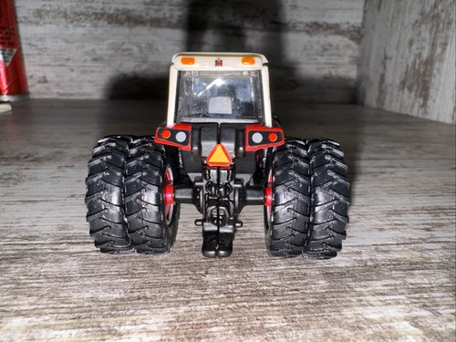 1/64 Scale International 6788 4WD With Rear Duals Toy Tractor Times Loose Ertl - Picture 4 of 9