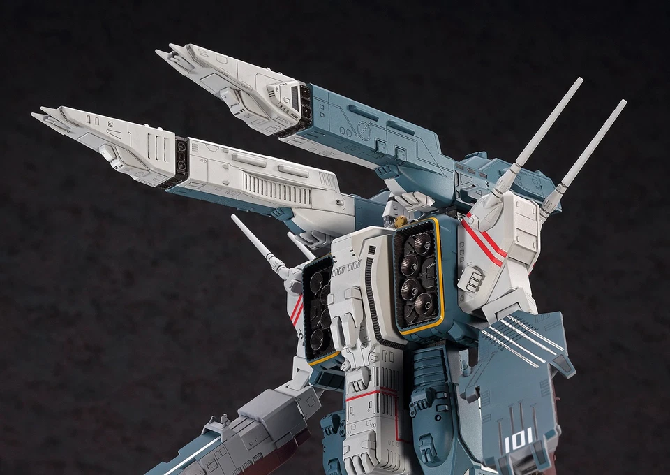 Macross SDF-1 Macross Ship Forced Attack Prometheus&Daedalus Model kit 65841 - Image 4 of 4