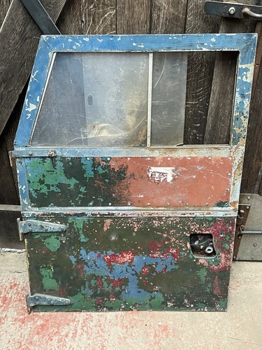 Genuine Land Rover Series 1 Passenger Door. Good Working Complete Condition