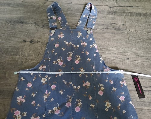 No Boundaries Denim Floral Bib Overalls Dress Size S (3-5) New Stretch Pockets - Picture 2 of 6