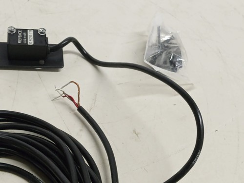 Keyence LX2-110T Laser Sensor - Picture 3 of 5