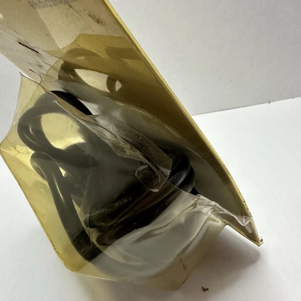 Radio Shack RadioShack  AC Line Interference Filter 15 1111B 117V 300W NOS - Image 3 of 4