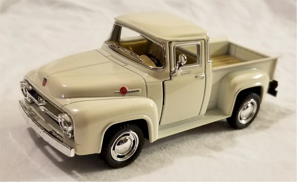 Kinsmart - Modèle Échelle 1:38 Ford F-100 Pickup 1956 Blanc (BBKT5385DW) - Photo 1/1