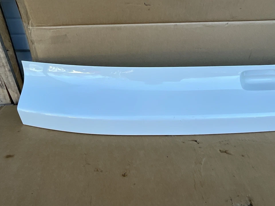 Honda CR-V CRV 2007-2011 puerta levadiza trasera escotilla manija moldeada inferior fabricante original Foto 2 de 4