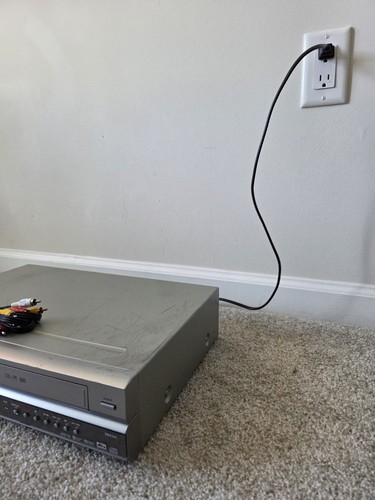Zenith XBV343 Combo DVD Player VCR Recorder VHS Player With RCA, Works No Remote - Picture 9 of 17