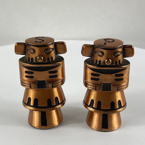 Muñeca Navajo Kachina vintage años 50 cobre macizo salero y pimentero agitador - Imagen 3 de 8