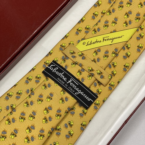 *NEW* Salvatore Ferragamo Tie - Yellow Bee Flower Pattern - Picture 2 of 5