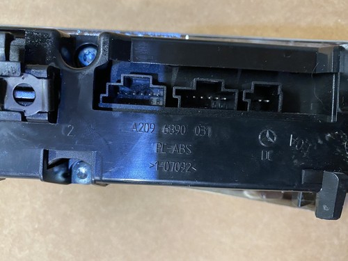 Mercedes Benz W209 03-09 Dash Panel ESP Hazard Door Switch Control 2096890031 - Bild 3 von 5