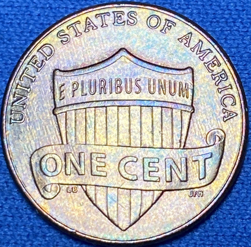 Hermosa moneda brillante en tono arco iris Lincoln Shield Penny 2011-D AU #10 - Imagen 6 de 14