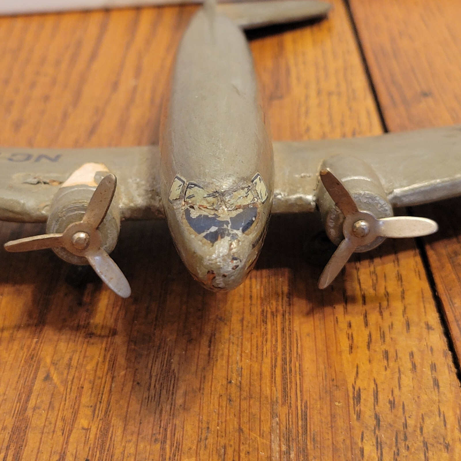 Rare Early Vintage AMERICAN Airlines Wood Model Airplane N10640 Damaged - Picture 10 of 12