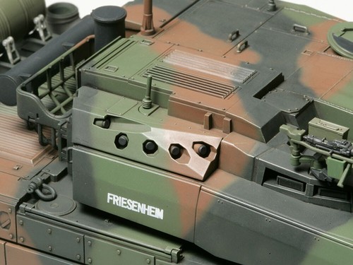 Tamiya 1/35 French Main Battle Tank Leclerc Series 2 - Picture 4 of 8