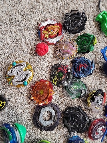 Huge Mixed Lot Of Beyblades, Parts And Launchers Lot Many Metal  - Picture 11 of 16