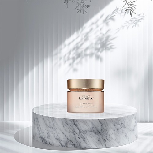 Avon Isa Knox LXNEW Ultimate 1.7 Fluid Ounces Rejuvenating Dual Night Cream - Picture 2 of 5
