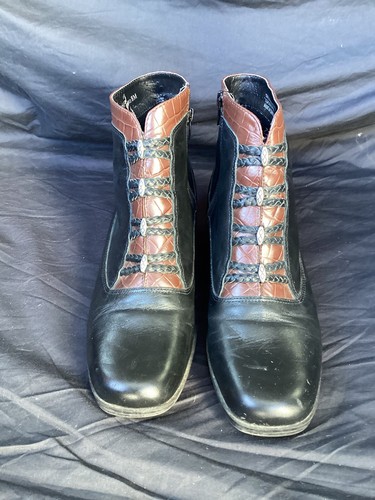 Women’s London Fog Sibelen Black / Brown Leather Heeled Ankle Booties Size 8 M - Picture 3 of 6