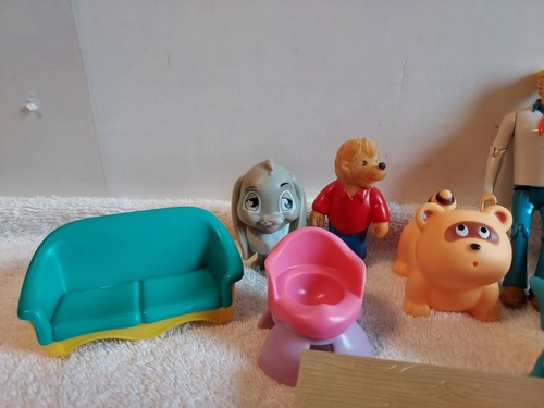 Lote De Varios Juguetes Pequeños Muñecas Muebles Animales 14 Piezas Total - Imagen 4 de 10